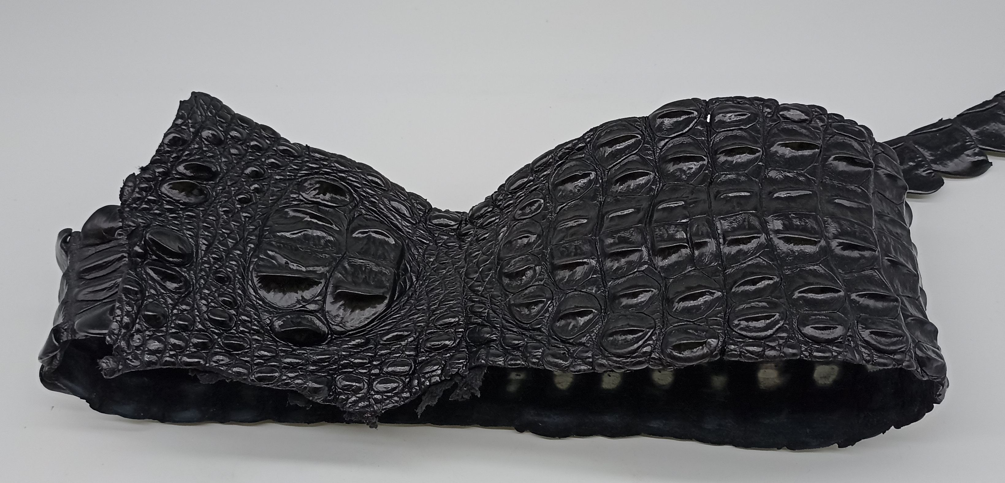 Krokodýl pás kůže ze hřbetu - černý