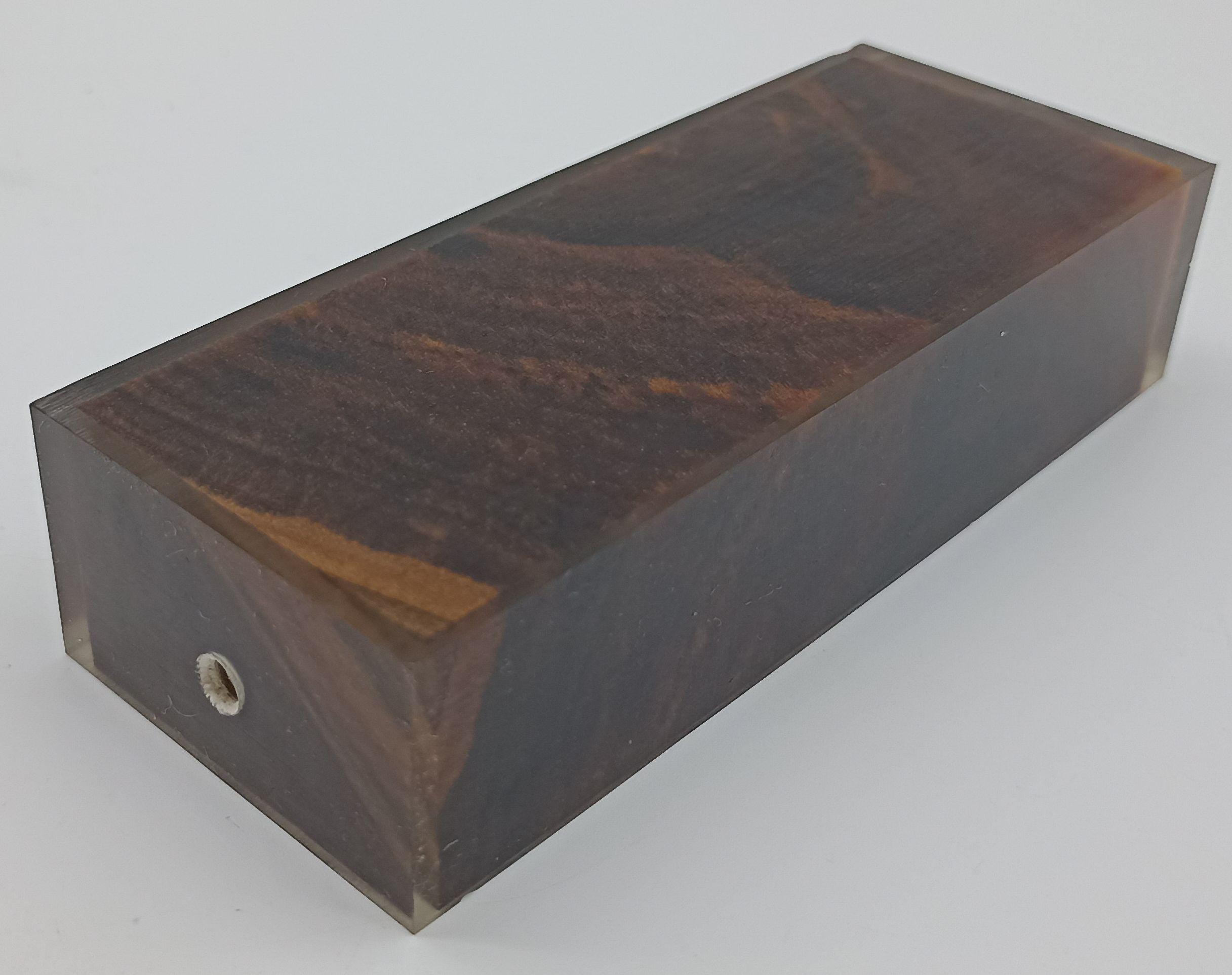 Stabilizované dřevo - ořech  124 x 46 x 29 mm