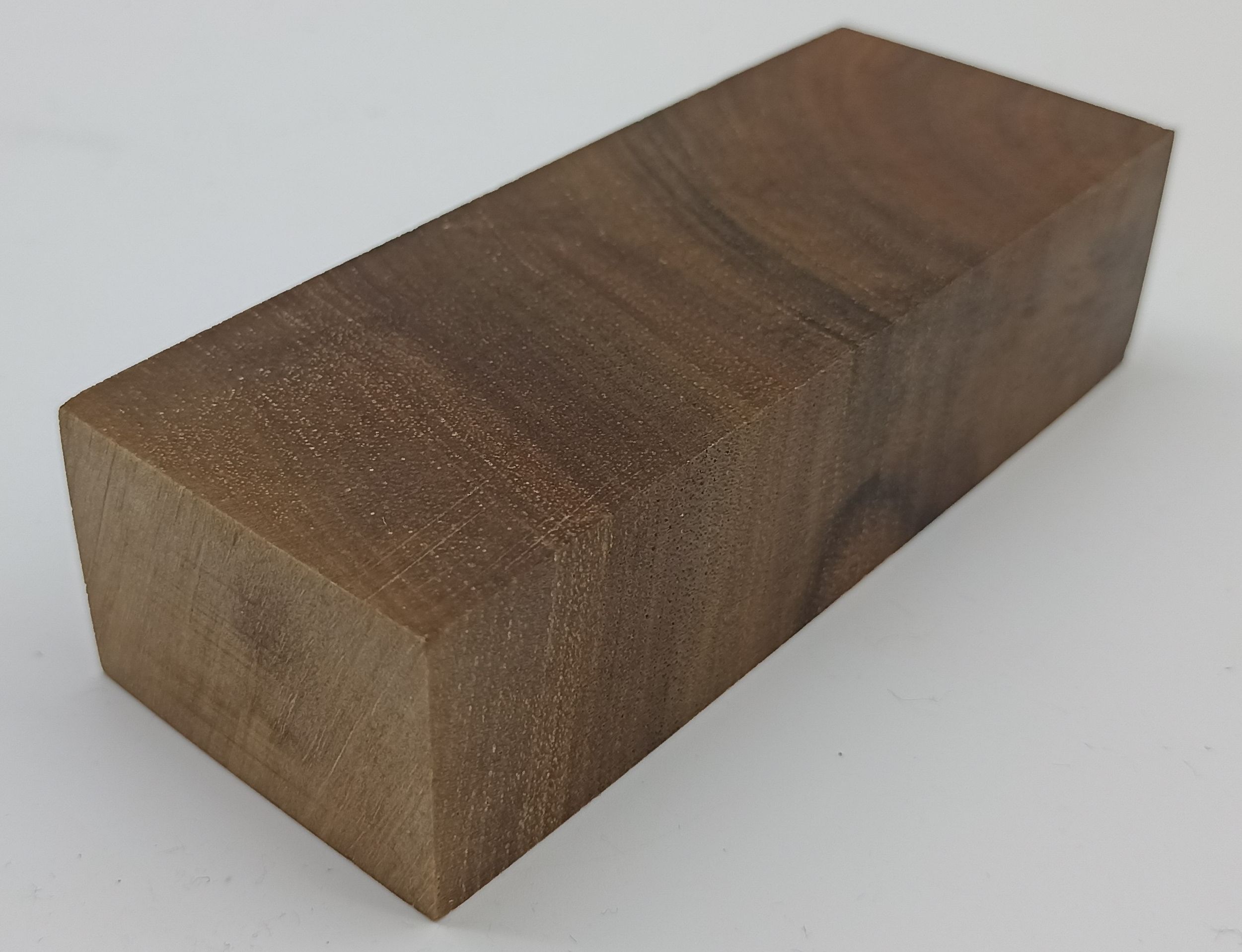 Stabilizované dřevo - ořech  124 x 47 x 31 mm