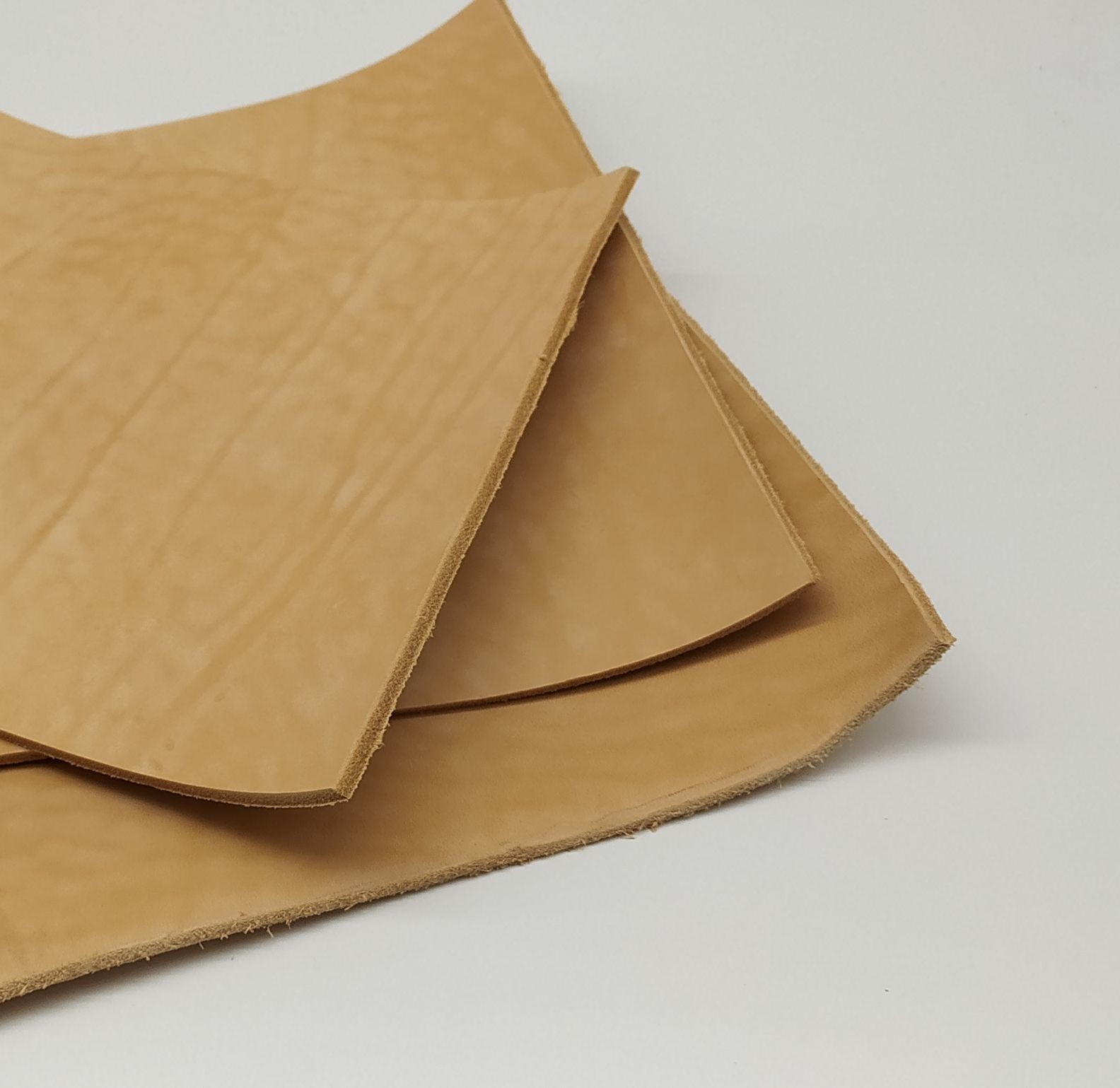 Hovězí kůže 3.5 -3.9  x 290 x 210 mm